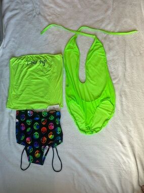 Festival/Rave Ready With These Neon Green One-Piece Mesh + Alien Print Set Sz M